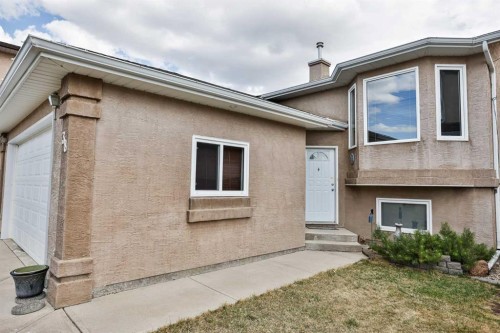 38 St James Crescent North, Lethbridge, AB - Outdoor