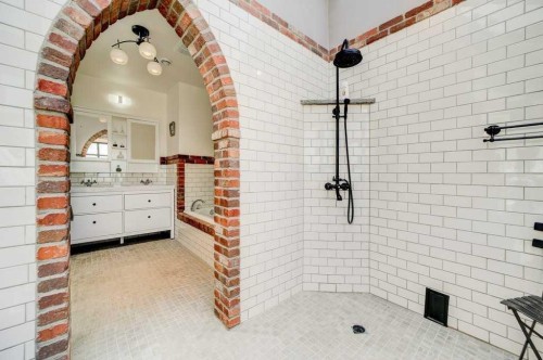 1029 Twp Rd  8-4, Cowley, AB - Indoor Photo Showing Bathroom