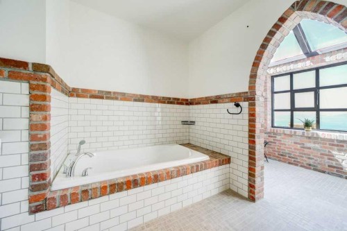 1029 Twp Rd  8-4, Cowley, AB - Indoor Photo Showing Bathroom