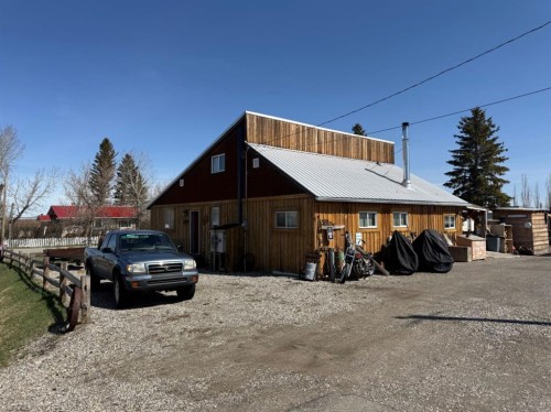 205 Hamilton Avenue, Lundbreck, AB - Outdoor With Exterior