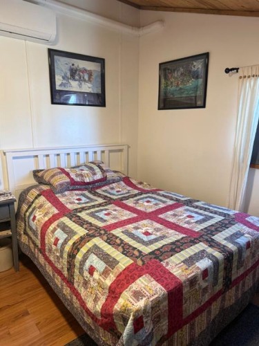 205 Hamilton Avenue, Lundbreck, AB - Indoor Photo Showing Bedroom