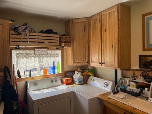 205 Hamilton Avenue, Lundbreck, AB - Indoor Photo Showing Laundry Room