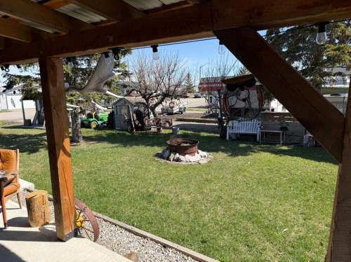 205 Hamilton Avenue, Lundbreck, AB - Outdoor
