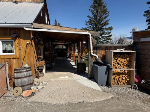 205 Hamilton Avenue, Lundbreck, AB - Outdoor