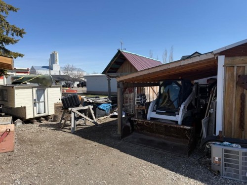 205 Hamilton Avenue, Lundbreck, AB - Outdoor