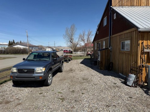 205 Hamilton Avenue, Lundbreck, AB - Outdoor