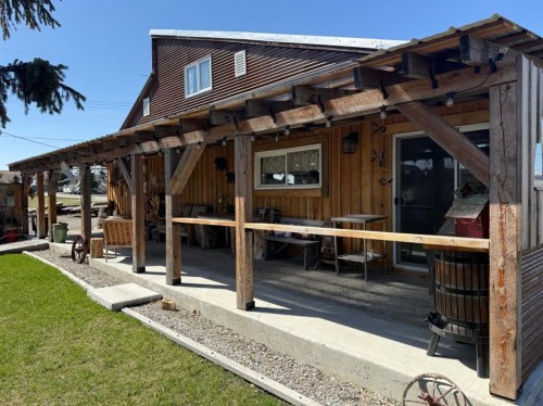 205 Hamilton Avenue, Lundbreck, AB - Outdoor