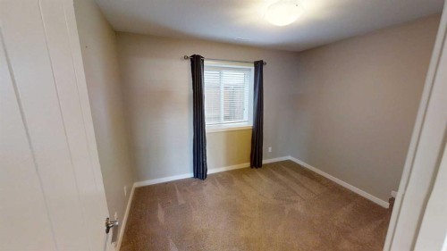 929 Atlantic Cove West, Lethbridge, AB - Indoor Photo Showing Other Room