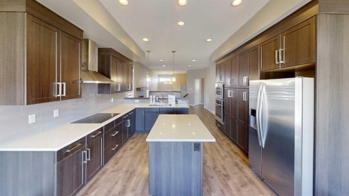 929 Atlantic Cove West, Lethbridge, AB - Indoor Photo Showing Kitchen With Upgraded Kitchen