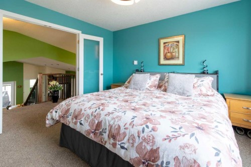 157 Tartan Circle West, Lethbridge, AB - Indoor Photo Showing Bedroom