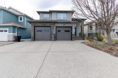 157 Tartan Circle WEST Lethbridge, AB T1J 1Y5