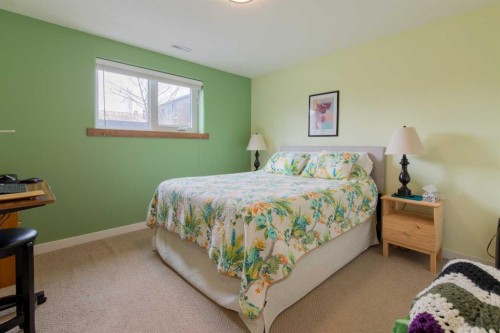 157 Tartan Circle West, Lethbridge, AB - Indoor Photo Showing Bedroom