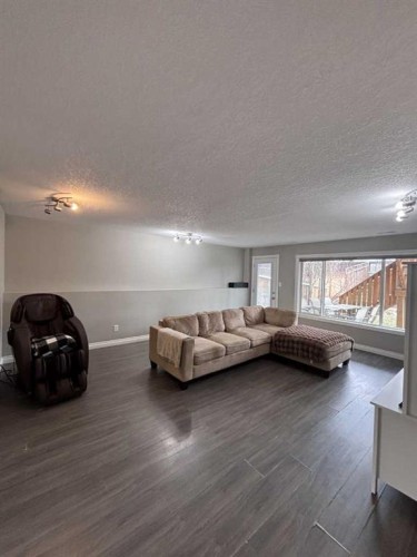 70 Kodiak Crescent North, Lethbridge, AB 