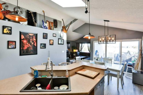 41 Lynx Place North, Lethbridge, AB - Indoor