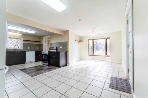 437 Main Street, Milk River, AB - Indoor