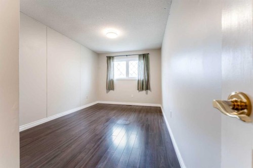 437 Main Street, Milk River, AB - Indoor Photo Showing Other Room