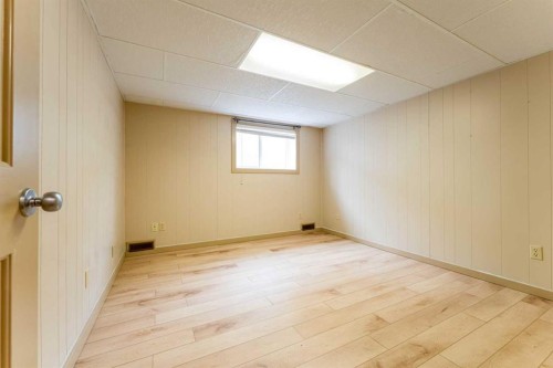 437 Main Street, Milk River, AB - Indoor