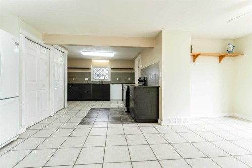 437 Main Street, Milk River, AB - Indoor