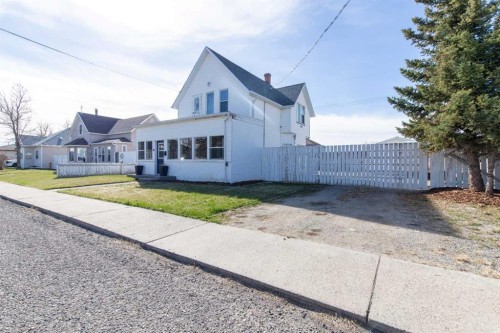 446 21 Street, Fort Macleod, AB - Outdoor