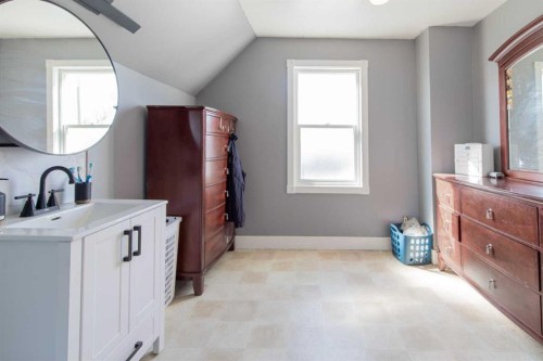 446 21 Street, Fort Macleod, AB - Indoor