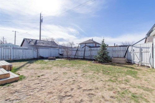 446 21 Street, Fort Macleod, AB - Outdoor