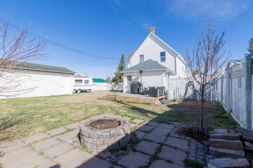 446 21 Street, Fort Macleod, AB - Outdoor