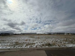 915 11 Avenue Coaldale, AB T1M 0G3