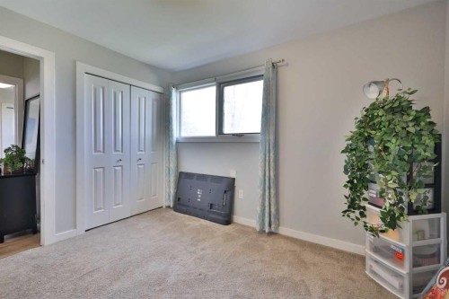 28 E 100 S, Raymond, AB - Indoor