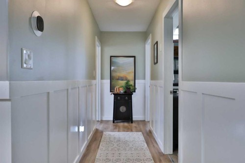 28 E 100 S, Raymond, AB - Indoor Photo Showing Other Room