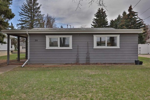 28 E 100 S, Raymond, AB - Outdoor