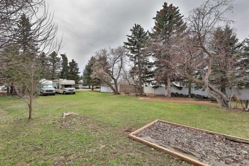 28 E 100 S, Raymond, AB - Outdoor