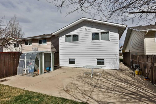 113 Cayuga Crescent West, Lethbridge, AB - Outdoor With Exterior