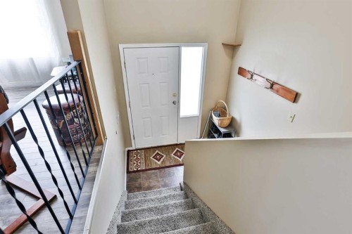 113 Cayuga Crescent West, Lethbridge, AB - Indoor Photo Showing Other Room