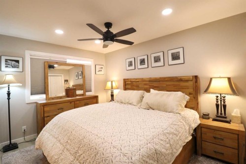 4209 22 Avenue South, Lethbridge, AB - Indoor Photo Showing Bedroom