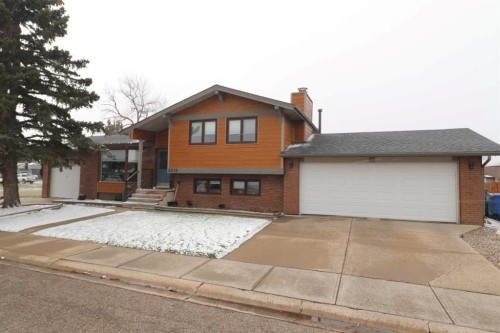 4209 22 Avenue SOUTH Lethbridge, AB T1K 4Y3