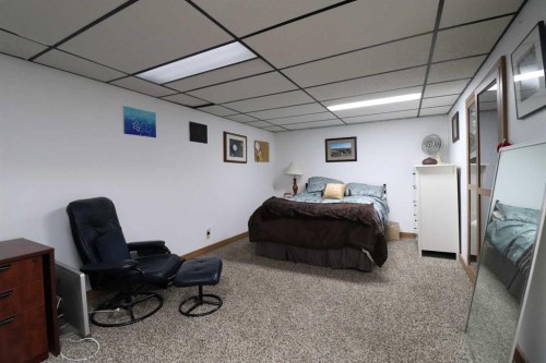 4209 22 Avenue South, Lethbridge, AB - Indoor Photo Showing Bedroom