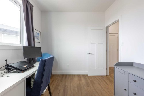 784 Coalbrook Close West, Lethbridge, AB - Indoor Photo Showing Office