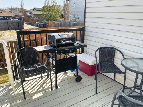 711 Sunset Place, Coaldale, AB - Outdoor With Exterior