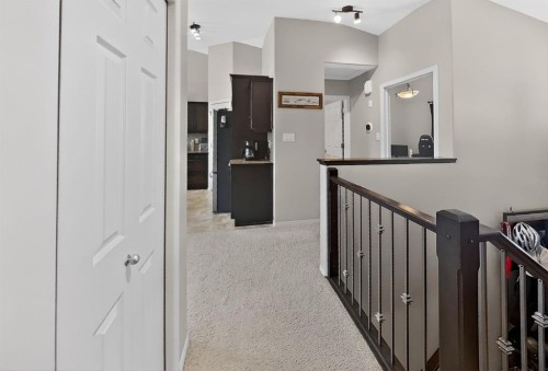 711 Sunset Place, Coaldale, AB - Indoor Photo Showing Other Room