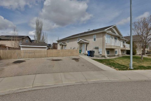 47 Highlands Place West, Lethbridge, AB - Outdoor