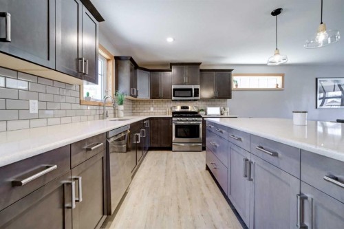 75 Ironstone Drive, Coleman, AB - Indoor Photo Showing Kitchen With Upgraded Kitchen