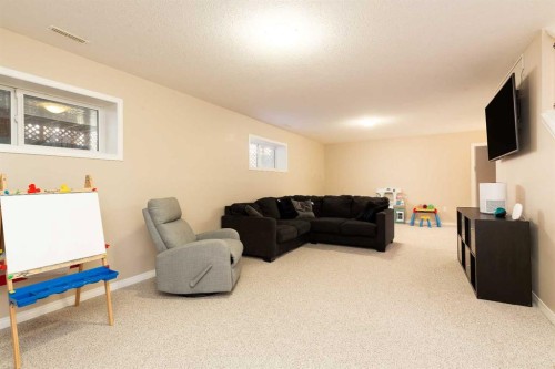 910 Centennial Avenue, Nobleford, AB - Indoor