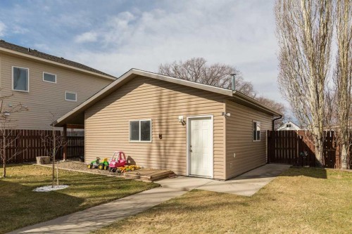 910 Centennial Avenue, Nobleford, AB - Outdoor With Exterior