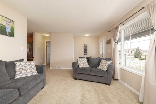 910 Centennial Avenue, Nobleford, AB - Indoor Photo Showing Living Room