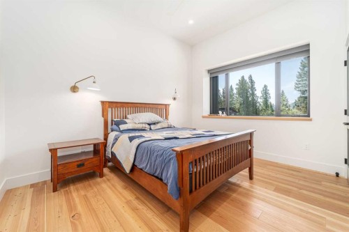 8938 24 Avenue, Coleman, AB - Indoor Photo Showing Bedroom