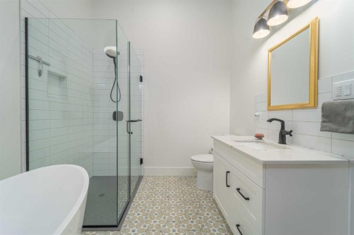 8938 24 Avenue, Coleman, AB - Indoor Photo Showing Bathroom