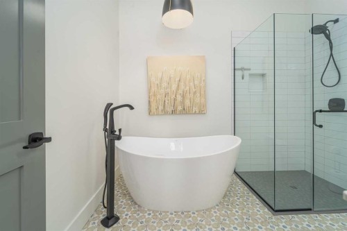 8938 24 Avenue, Coleman, AB - Indoor Photo Showing Bathroom