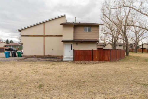 19 Columbia Place WEST Lethbridge, AB T1K 5A8