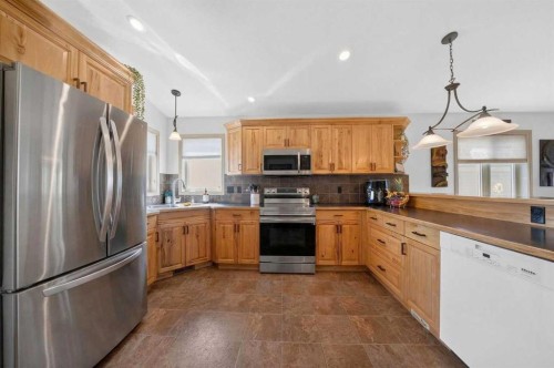 4709 7 Street, Coalhurst, AB - Indoor Photo Showing Kitchen With Stainless Steel Kitchen