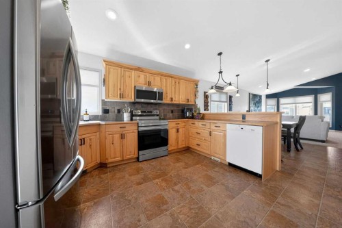4709 7 Street, Coalhurst, AB - Indoor Photo Showing Kitchen With Stainless Steel Kitchen